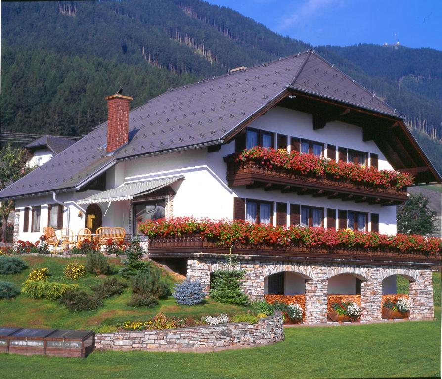 Gastehaus Trattner Hotel Mauterndorf  Exterior photo